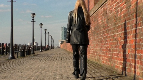 girls-in-leather-pants-gloves-boots-leather-jacket-